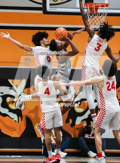 Thumbnail 1 in Taft vs Bishop Montgomery (So Cal Christmas Classic) photogallery.