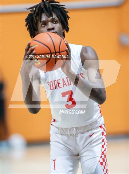Thumbnail 1 in Taft vs Bishop Montgomery (So Cal Christmas Classic) photogallery.