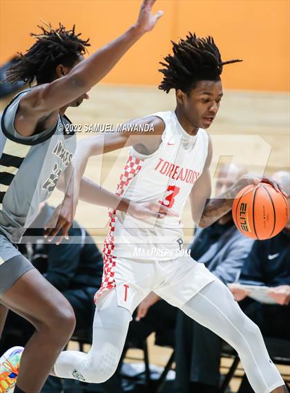 Thumbnail 3 in Taft vs Bishop Montgomery (So Cal Christmas Classic) photogallery.