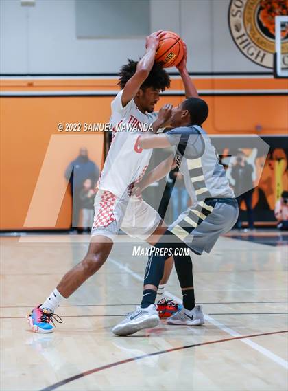 Thumbnail 3 in Taft vs Bishop Montgomery (So Cal Christmas Classic) photogallery.