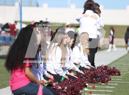 Thumbnail 1 in Heights vs. Memorial (UIL 6A D2 Bi-District Playoff) photogallery.