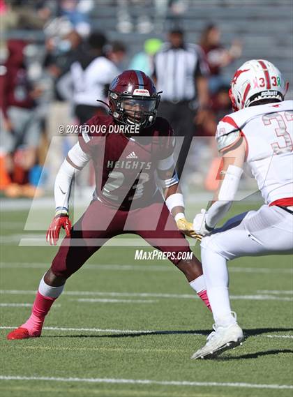 Thumbnail 3 in Heights vs. Memorial (UIL 6A D2 Bi-District Playoff) photogallery.