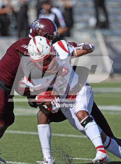 Thumbnail 3 in Heights vs. Memorial (UIL 6A D2 Bi-District Playoff) photogallery.