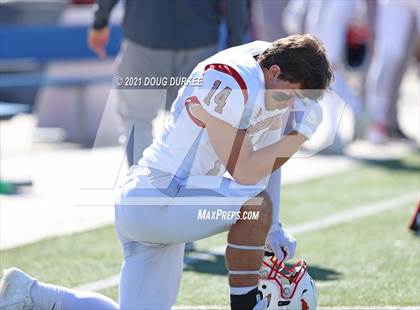 Thumbnail 3 in Heights vs. Memorial (UIL 6A D2 Bi-District Playoff) photogallery.