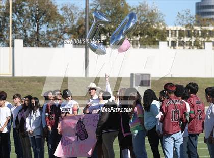 Thumbnail 2 in Heights vs. Memorial (UIL 6A D2 Bi-District Playoff) photogallery.