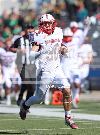 Thumbnail 2 in Heights vs. Memorial (UIL 6A D2 Bi-District Playoff) photogallery.