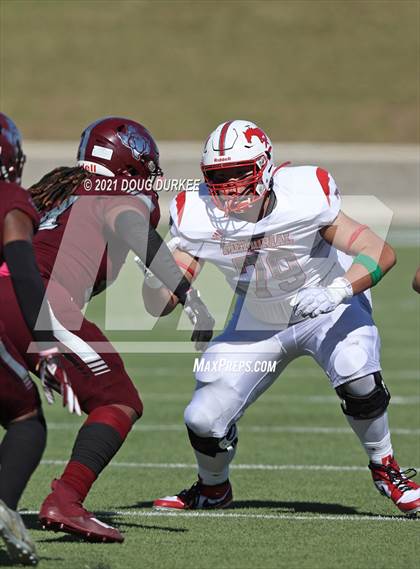 Thumbnail 2 in Heights vs. Memorial (UIL 6A D2 Bi-District Playoff) photogallery.