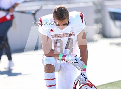 Thumbnail 1 in Heights vs. Memorial (UIL 6A D2 Bi-District Playoff) photogallery.