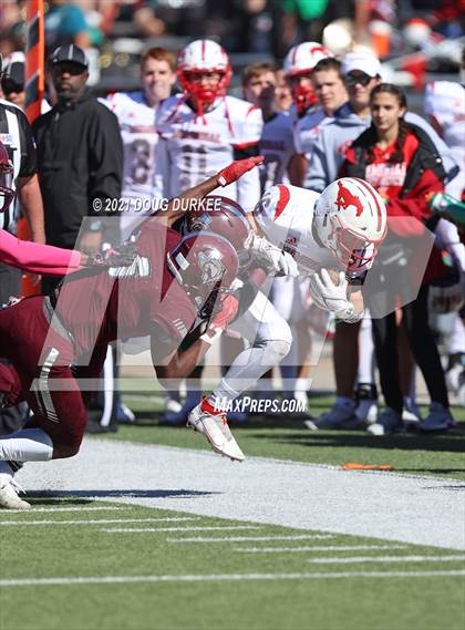 Thumbnail 2 in Heights vs. Memorial (UIL 6A D2 Bi-District Playoff) photogallery.