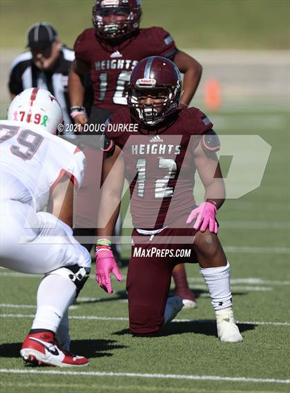 Thumbnail 1 in Heights vs. Memorial (UIL 6A D2 Bi-District Playoff) photogallery.