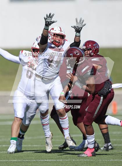 Thumbnail 1 in Heights vs. Memorial (UIL 6A D2 Bi-District Playoff) photogallery.
