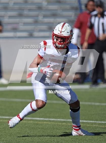 Thumbnail 3 in Heights vs. Memorial (UIL 6A D2 Bi-District Playoff) photogallery.