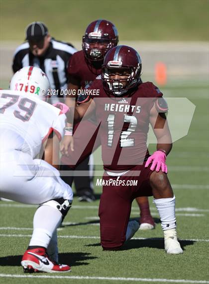 Thumbnail 3 in Heights vs. Memorial (UIL 6A D2 Bi-District Playoff) photogallery.