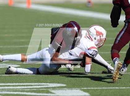 Thumbnail 1 in Heights vs. Memorial (UIL 6A D2 Bi-District Playoff) photogallery.