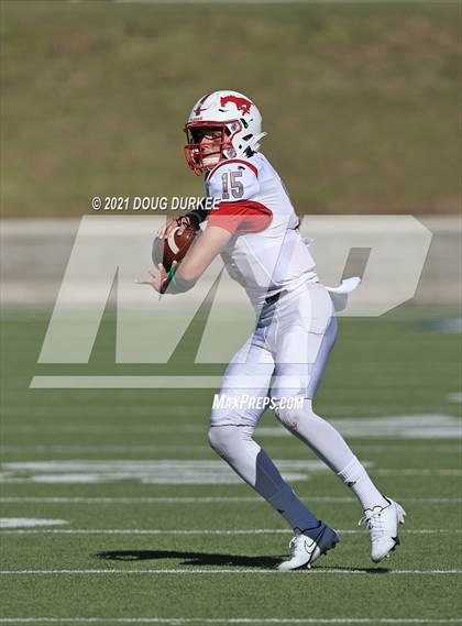 Thumbnail 1 in Heights vs. Memorial (UIL 6A D2 Bi-District Playoff) photogallery.