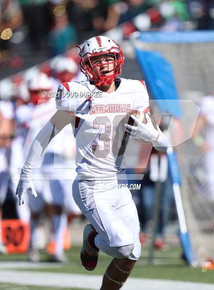 Thumbnail 3 in Heights vs. Memorial (UIL 6A D2 Bi-District Playoff) photogallery.