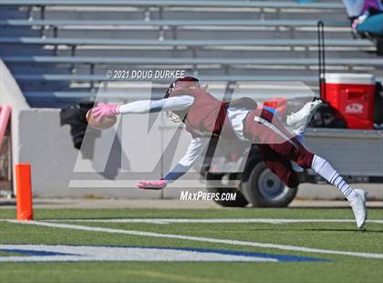 Thumbnail 1 in Heights vs. Memorial (UIL 6A D2 Bi-District Playoff) photogallery.