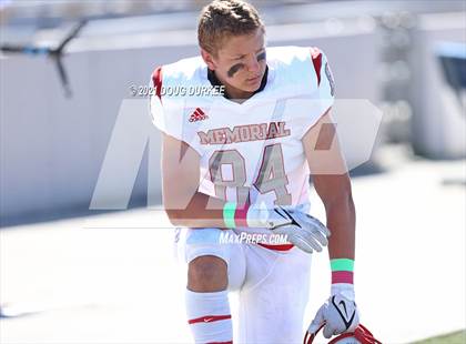 Thumbnail 2 in Heights vs. Memorial (UIL 6A D2 Bi-District Playoff) photogallery.