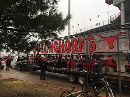 Thumbnail 1 in Cedar Hill TOC Ceremony photogallery.