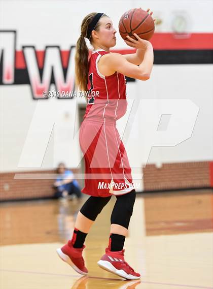 Thumbnail 3 in Goldthwaite vs. Electra (UIL 2A Bi-District Playoff) photogallery.