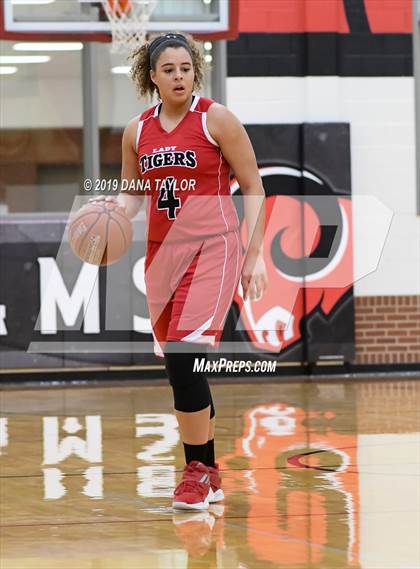 Thumbnail 3 in Goldthwaite vs. Electra (UIL 2A Bi-District Playoff) photogallery.