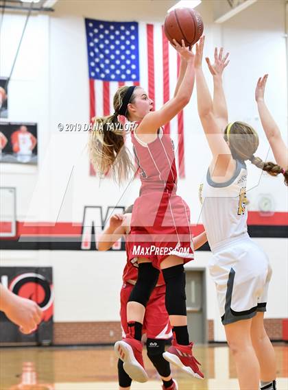 Thumbnail 3 in Goldthwaite vs. Electra (UIL 2A Bi-District Playoff) photogallery.