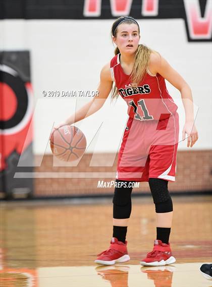 Thumbnail 2 in Goldthwaite vs. Electra (UIL 2A Bi-District Playoff) photogallery.