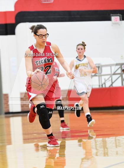 Thumbnail 2 in Goldthwaite vs. Electra (UIL 2A Bi-District Playoff) photogallery.