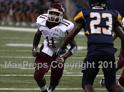 Thumbnail 3 in O'Fallon vs. Belleville West (Great American Football Classic) photogallery.