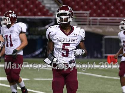 Thumbnail 1 in O'Fallon vs. Belleville West (Great American Football Classic) photogallery.