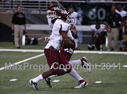 Thumbnail 2 in O'Fallon vs. Belleville West (Great American Football Classic) photogallery.