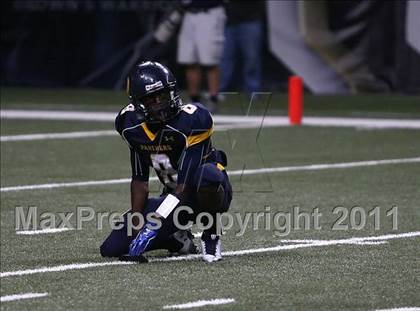 Thumbnail 3 in O'Fallon vs. Belleville West (Great American Football Classic) photogallery.