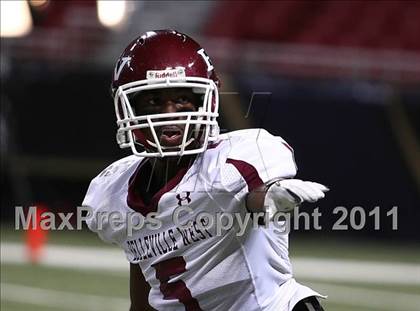 Thumbnail 2 in O'Fallon vs. Belleville West (Great American Football Classic) photogallery.