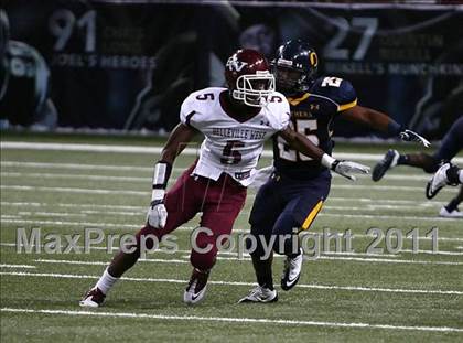 Thumbnail 3 in O'Fallon vs. Belleville West (Great American Football Classic) photogallery.