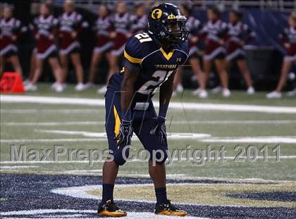 Thumbnail 1 in O'Fallon vs. Belleville West (Great American Football Classic) photogallery.