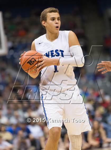 Thumbnail 2 in Clear Lake vs. Plano West (UIL 6A Final) photogallery.