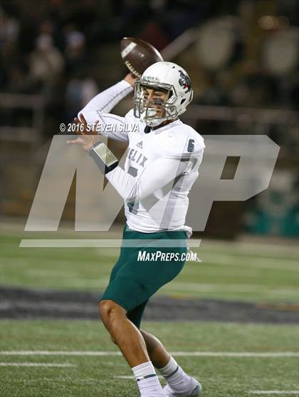 Thumbnail 3 in Cathedral Catholic vs. Helix (CIF SDS Open Division Final) photogallery.