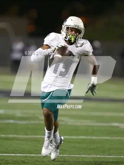 Thumbnail 3 in Cathedral Catholic vs. Helix (CIF SDS Open Division Final) photogallery.