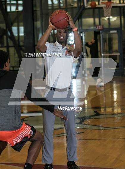 Thumbnail 2 in Amherst Central @ McKinley (MLK Classic) photogallery.