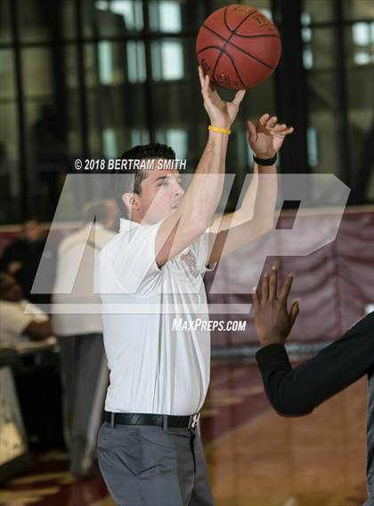 Thumbnail 3 in Amherst Central @ McKinley (MLK Classic) photogallery.