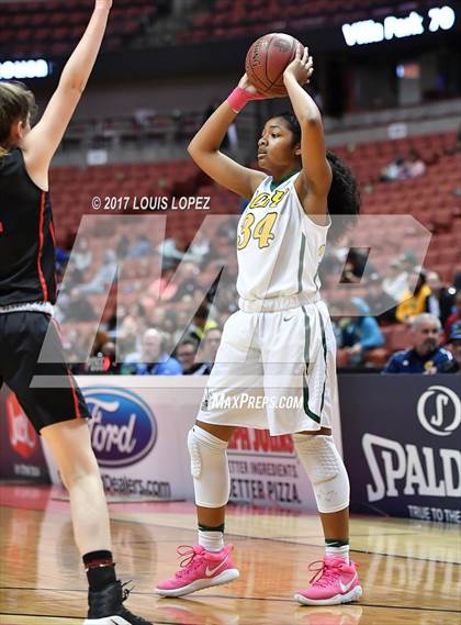Thumbnail 1 in Harvard-Westlake vs. Long Beach Poly (CIF SS Open DIV Final) photogallery.