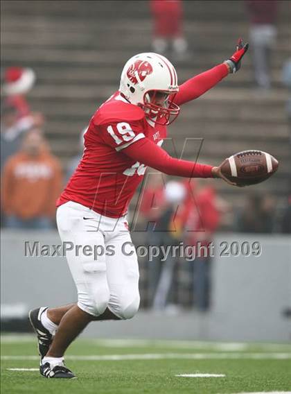 Thumbnail 2 in New Braunfels vs. Katy (Texas 5A D2 Semifinals) photogallery.
