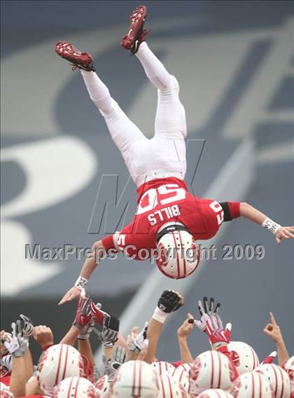 Thumbnail 3 in New Braunfels vs. Katy (Texas 5A D2 Semifinals) photogallery.