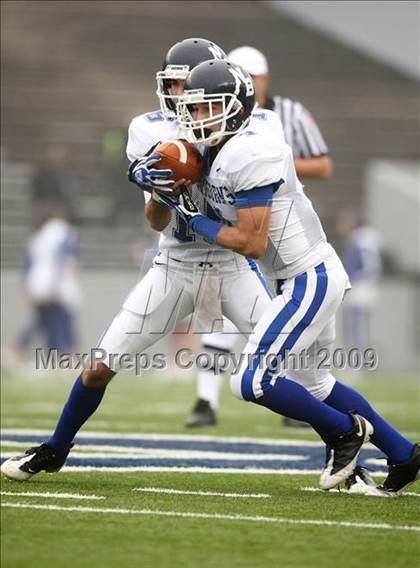 Thumbnail 3 in New Braunfels vs. Katy (Texas 5A D2 Semifinals) photogallery.