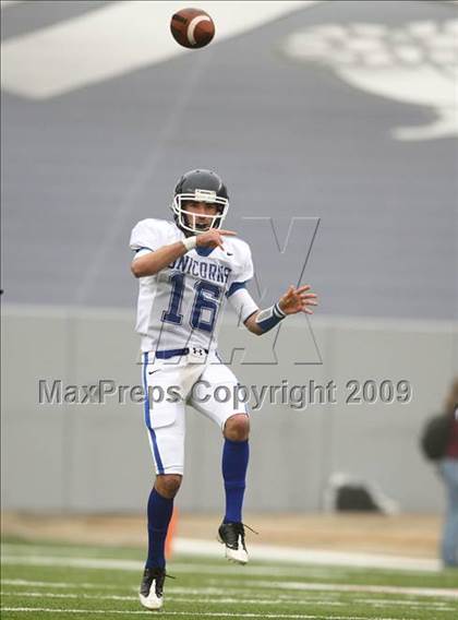 Thumbnail 1 in New Braunfels vs. Katy (Texas 5A D2 Semifinals) photogallery.