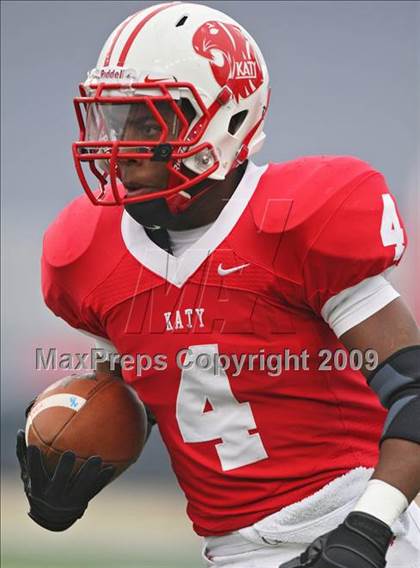 Thumbnail 3 in New Braunfels vs. Katy (Texas 5A D2 Semifinals) photogallery.