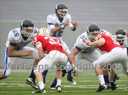 Thumbnail 3 in New Braunfels vs. Katy (Texas 5A D2 Semifinals) photogallery.