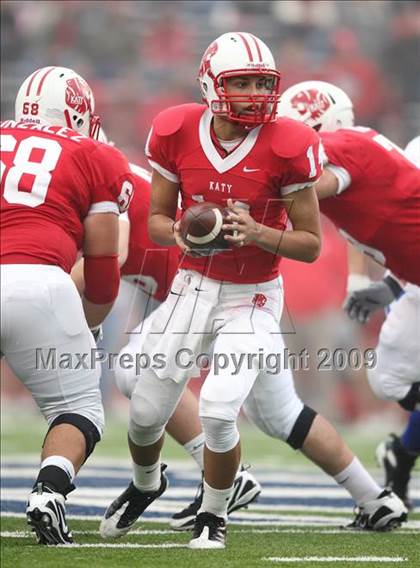 Thumbnail 3 in New Braunfels vs. Katy (Texas 5A D2 Semifinals) photogallery.