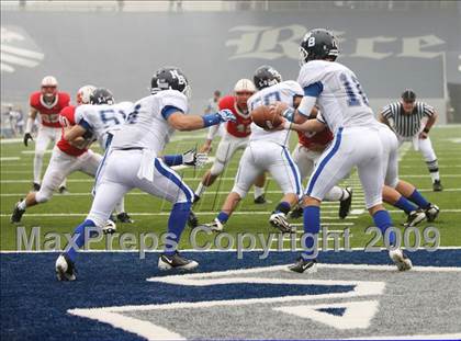 Thumbnail 2 in New Braunfels vs. Katy (Texas 5A D2 Semifinals) photogallery.