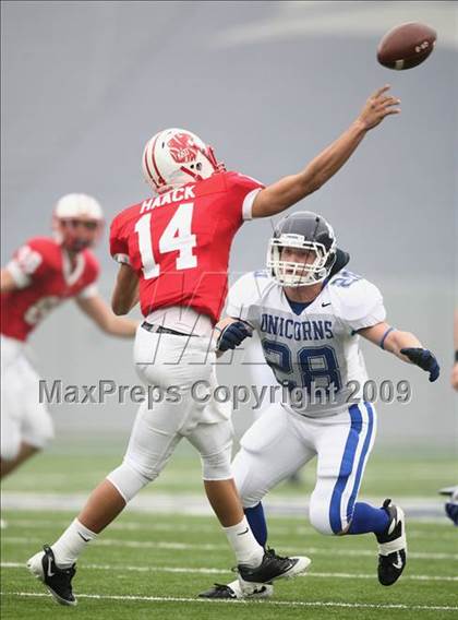 Thumbnail 3 in New Braunfels vs. Katy (Texas 5A D2 Semifinals) photogallery.